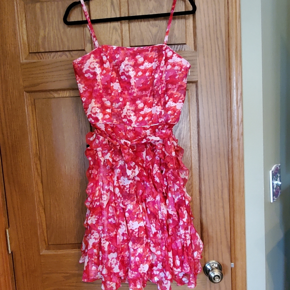 White House Black Market Waterfall Print Dress, Ruffled down to knee. Size 8